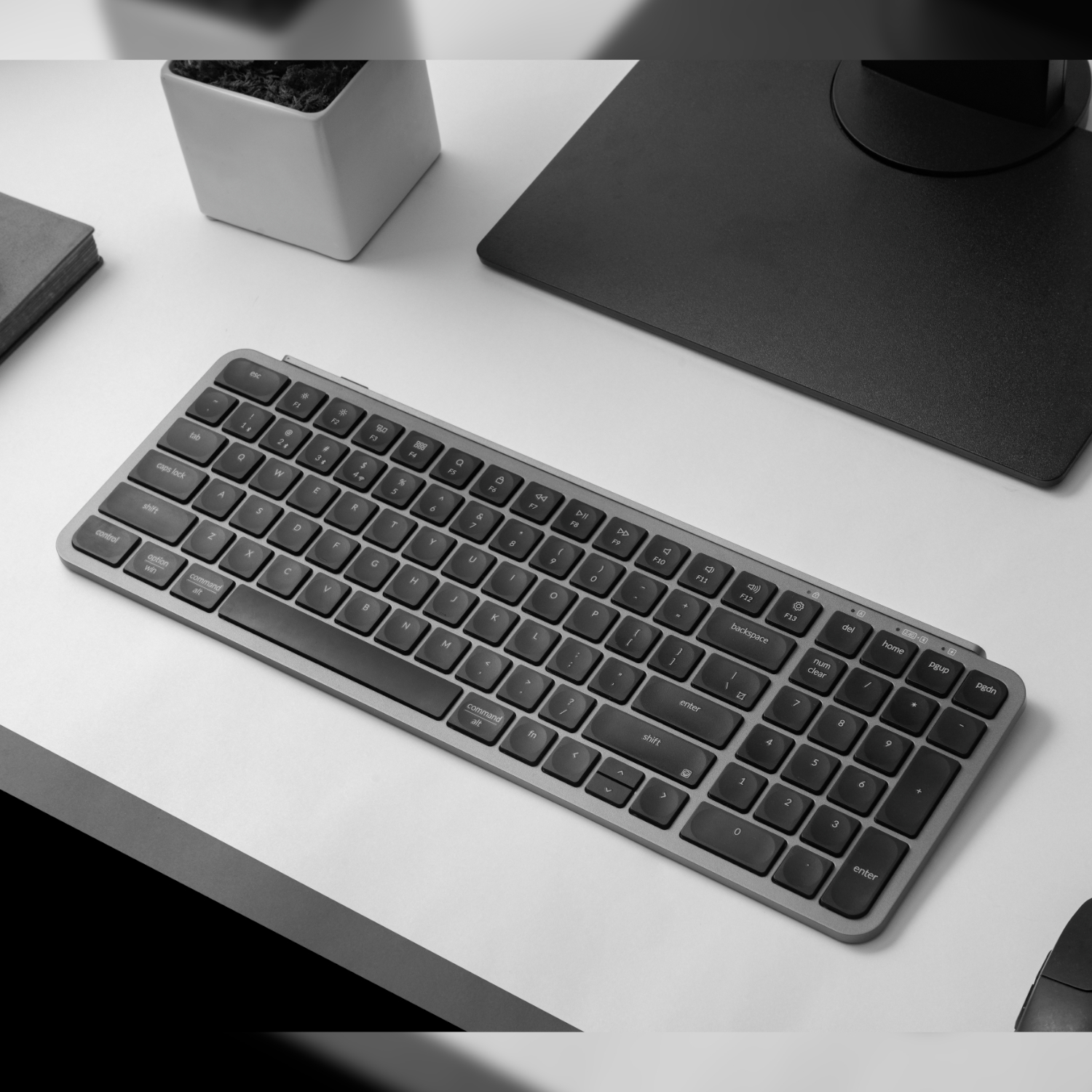 B2P-K1_Keychron-B2-Pro-Ultra-Slim-96-Wireless-Keyboard-Space-Grey_wr_04a Keychron B2 Pro Ultra-Slim 96% Wireless Keyboard - Space Gray