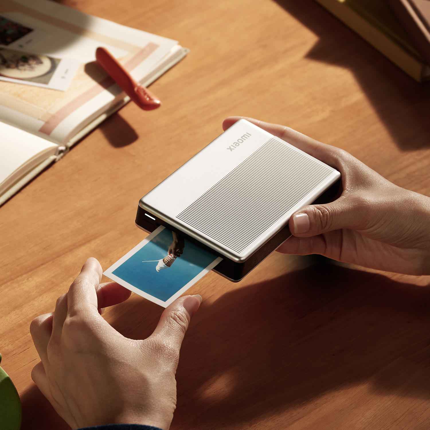 BHR9974GL_Xiaomi-Portable-Photo-Printer-S1_05 Xiaomi Portable Photo Printer 1S- Silver