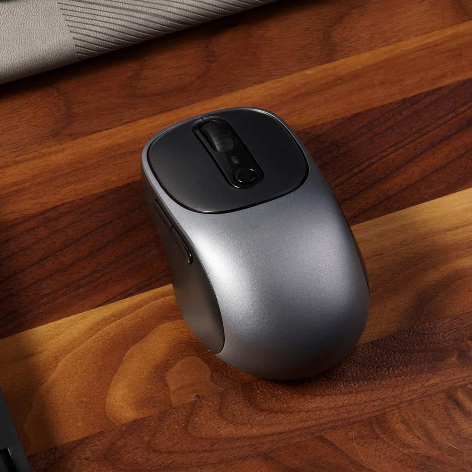 BM24-C61_Keychron-BM24-Wireless-Silent-Mouse-–-Metal-Grey_wr_04 Keychron BM24 Wireless Silent Mouse - Metal Grey