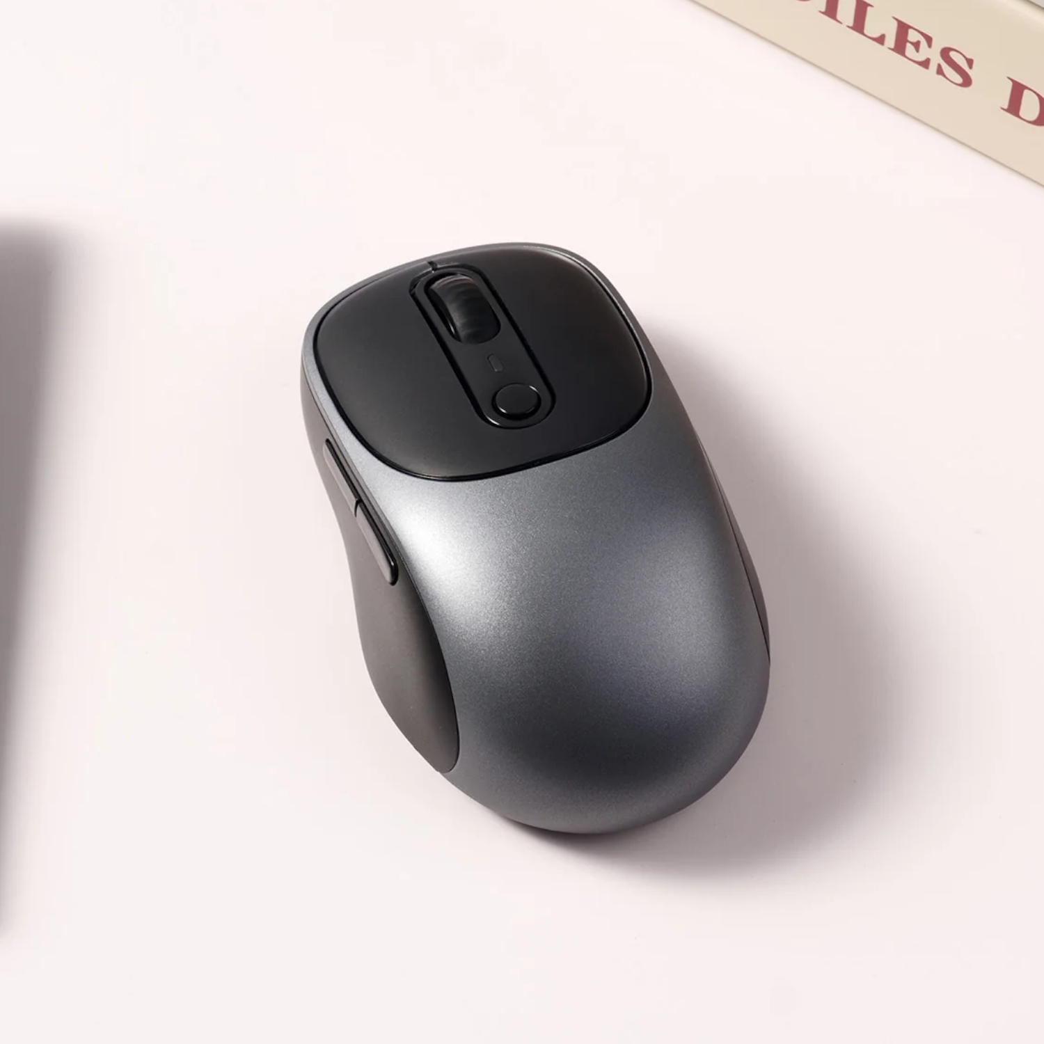 BM24-C61_Keychron-BM24-Wireless-Silent-Mouse-–-Metal-Grey_wr_05 Keychron BM24 Wireless Silent Mouse - Metal Grey