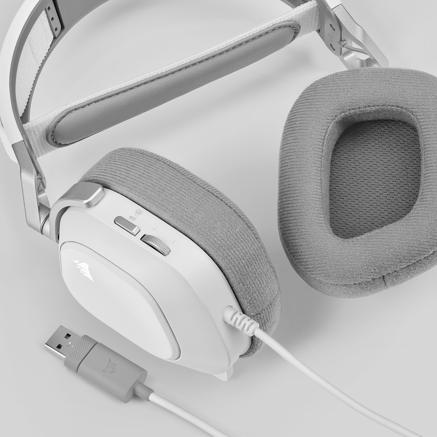 CA-9011238-AP_CorsairHS80_RGB_USB_Wired_Over-Ear_Gamin_wr_06 Corsair HS80 RGB USB Wired Over-Ear Gaming Headset — White