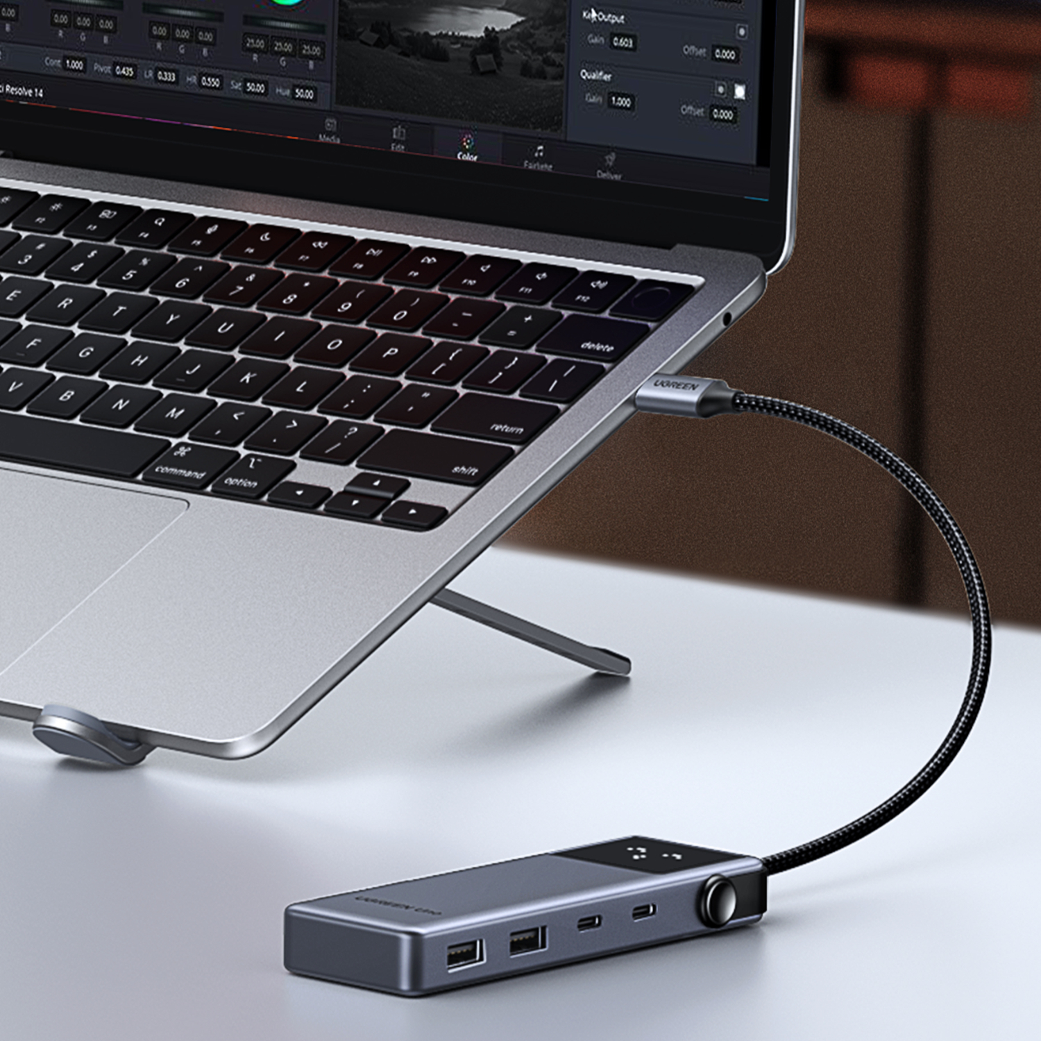 CM888-35998-AE-750_ls UGREEN 6-in-1 Type-C Hub with 4K HDMI, 100W PD and 10Gbps USB Ports – Grey