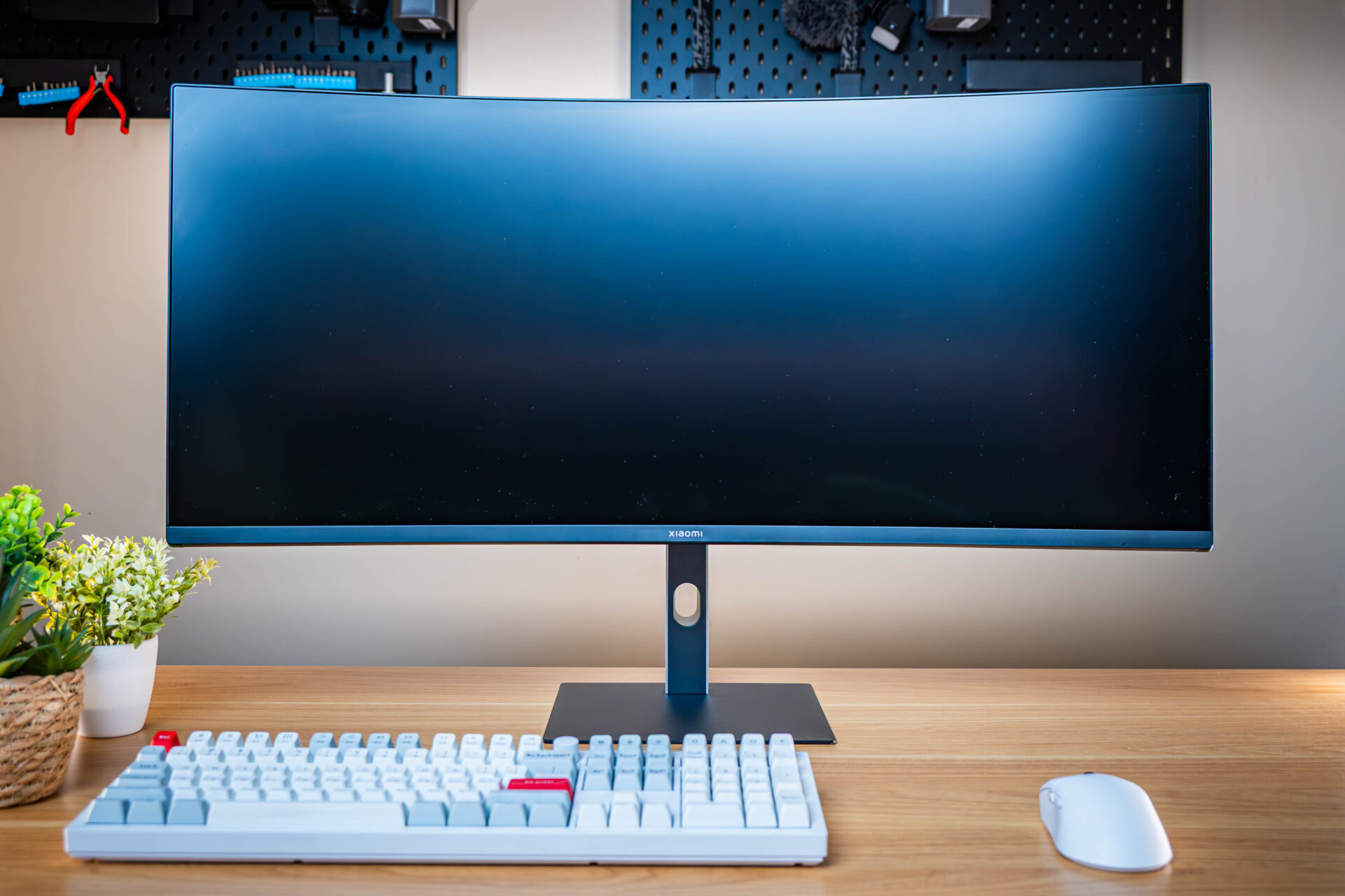 G34WQi_Lifestyle-1 Xiaomi G34WQi 34" 1440p UltraWide VA Curved Gaming Monitor (180Hz, 1ms)