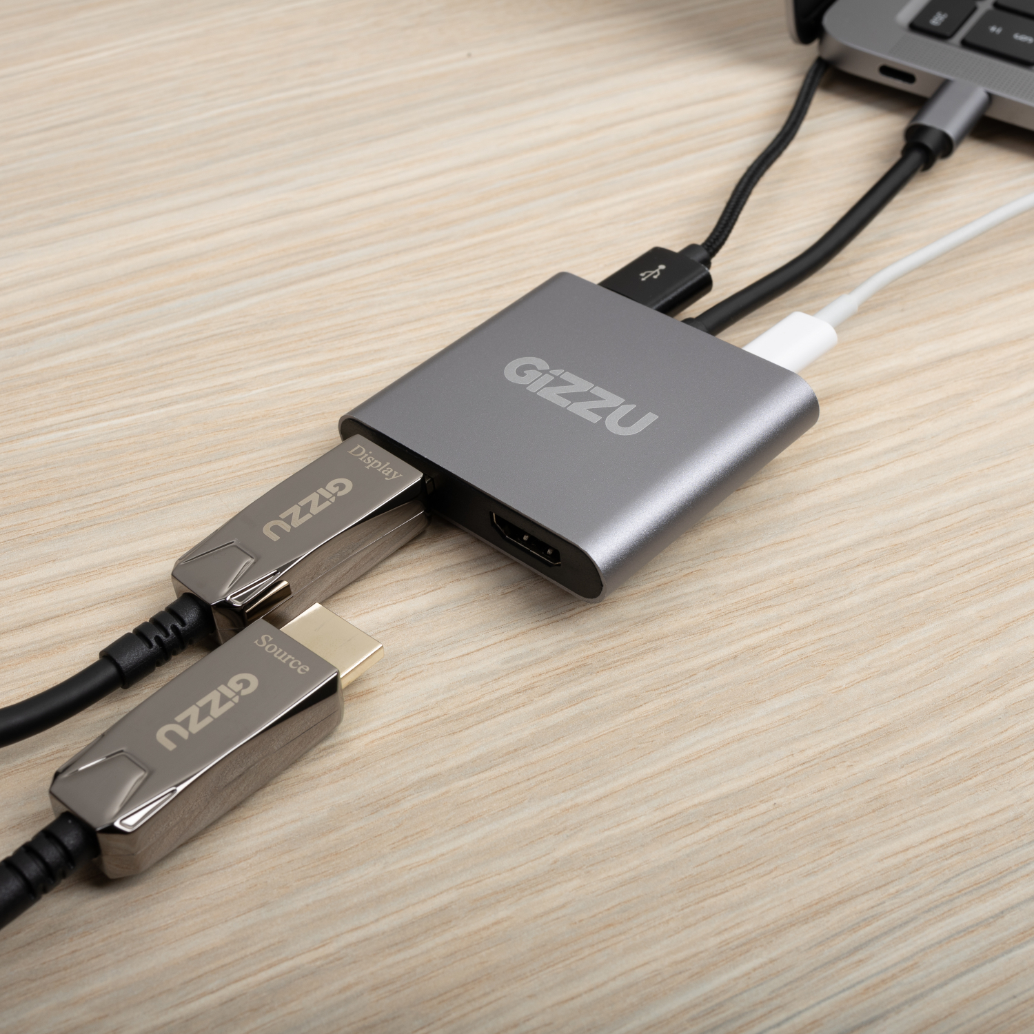 GAPCHHUPD_wr_07a Gizzu 4-in-1 Type-C to Dual HDMI Hub