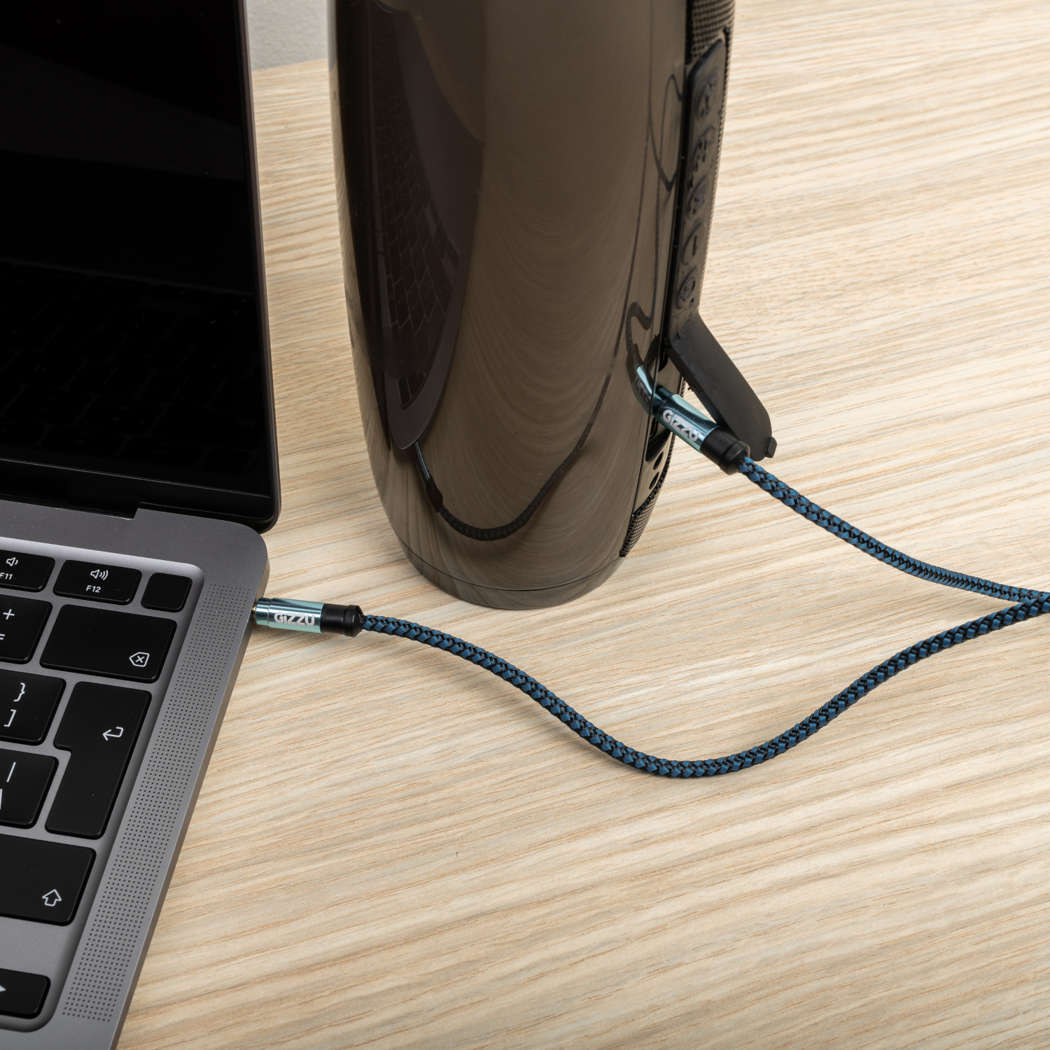 GCP35MM4_wr_03a Gizzu 3.5mm AUX Cable 1.5m - Black/Blue