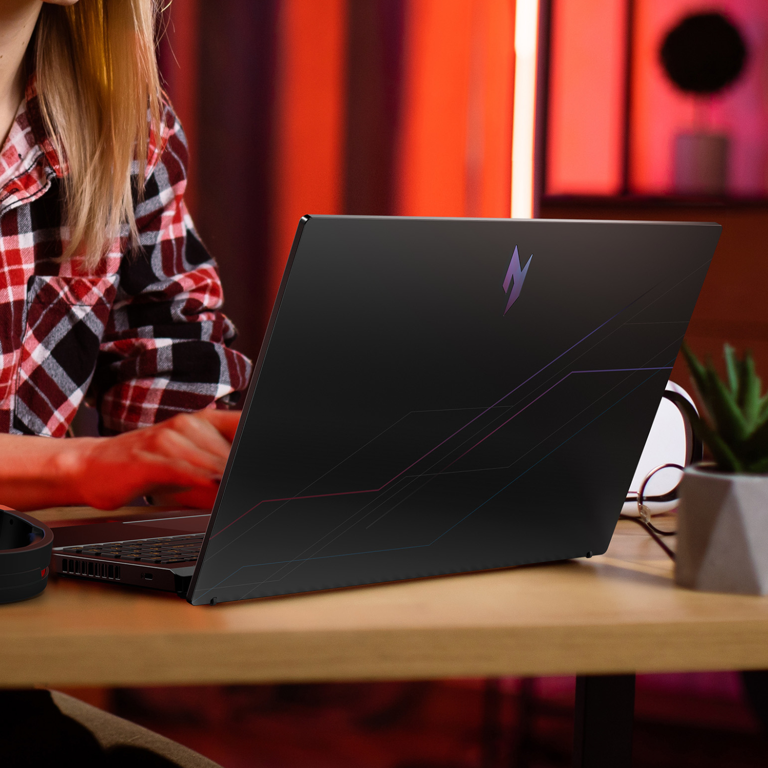 NH.U3PEA.001_Acer-NITRO-V-15-Gaming-Laptop-15.6-inch-AMD-Ryzen-7-16GB-512GB-RTX-5060-8GB-Windows-11-Home_wr_08a Acer NITRO V 15 Gaming Laptop 15.6″ | AMD Ryzen 7 | 16GB | 512GB | RTX 5060 8GB | Windows 11 Home