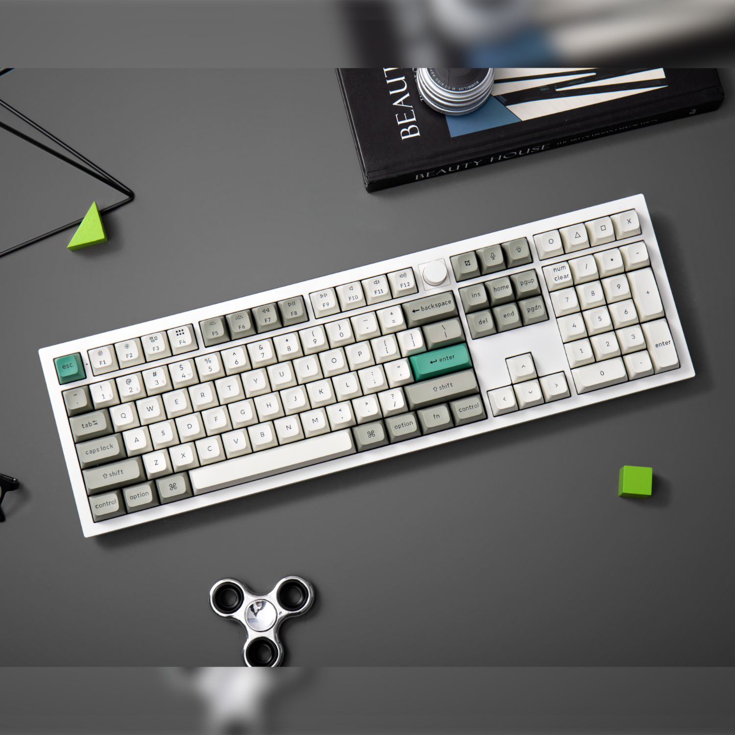 Q6M-P1_Keychron-Q6-Max-QMK-VIA-Wireless-Custom-Mechanical-Keyboard-KSA-Gateron-Red-Jupiter-Switches-Shell-White_wr_03 Keychron Q6 Max QMK/VIA Wireless Custom Mechanical Keyboard KSA Gateron Red Jupiter Switches - Shell White