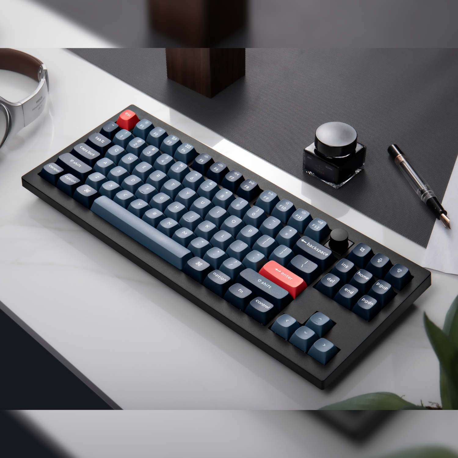 V3M-D4_Keychron-V3-Max-QMK-VIA-80-Wireless-Custom-Mechanical-Keyboard-Banana-Switch-–-Carbon-Black_wr_03a Keychron V3 Max QMK/VIA 80% Wireless Custom Mechanical Keyboard (Banana Switch) – Carbon Black